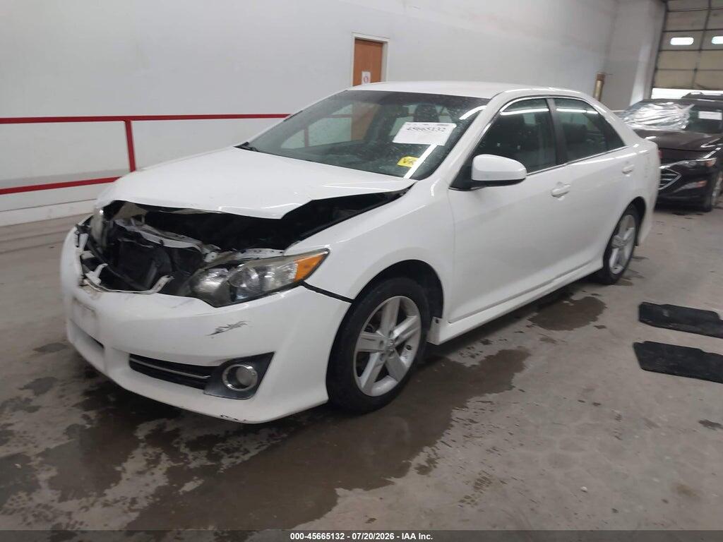 4T1BF1FK3EU440134 2014 TOYOTA CAMRY photo no. 2