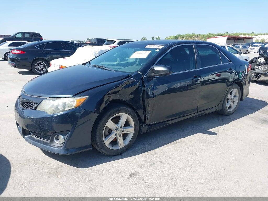 4T1BF1FK2EU782853 2014 TOYOTA CAMRY photo no. 2