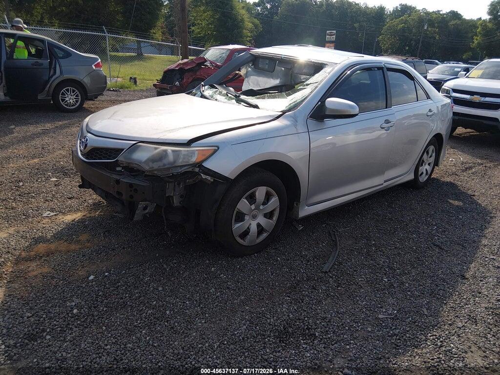 4T1BF1FK2EU832408 2014 TOYOTA CAMRY photo no. 2