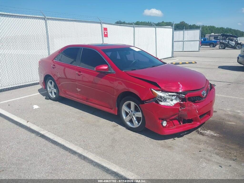 4T1BF1FK1EU756647 2014 TOYOTA CAMRY photo no. 1