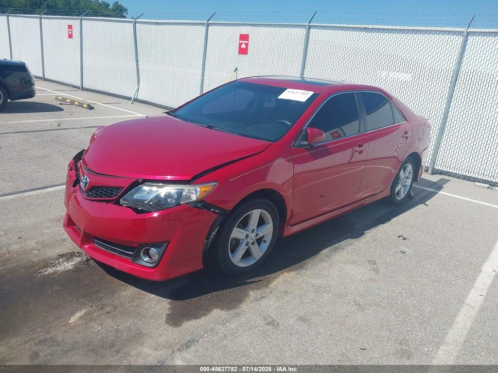 4T1BF1FK1EU756647 2014 TOYOTA CAMRY photo no. 2