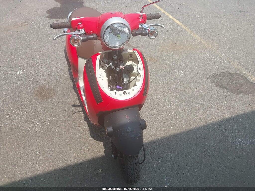 JH2AF7713SK800560 2025 HONDA NCW50 photo no. 5