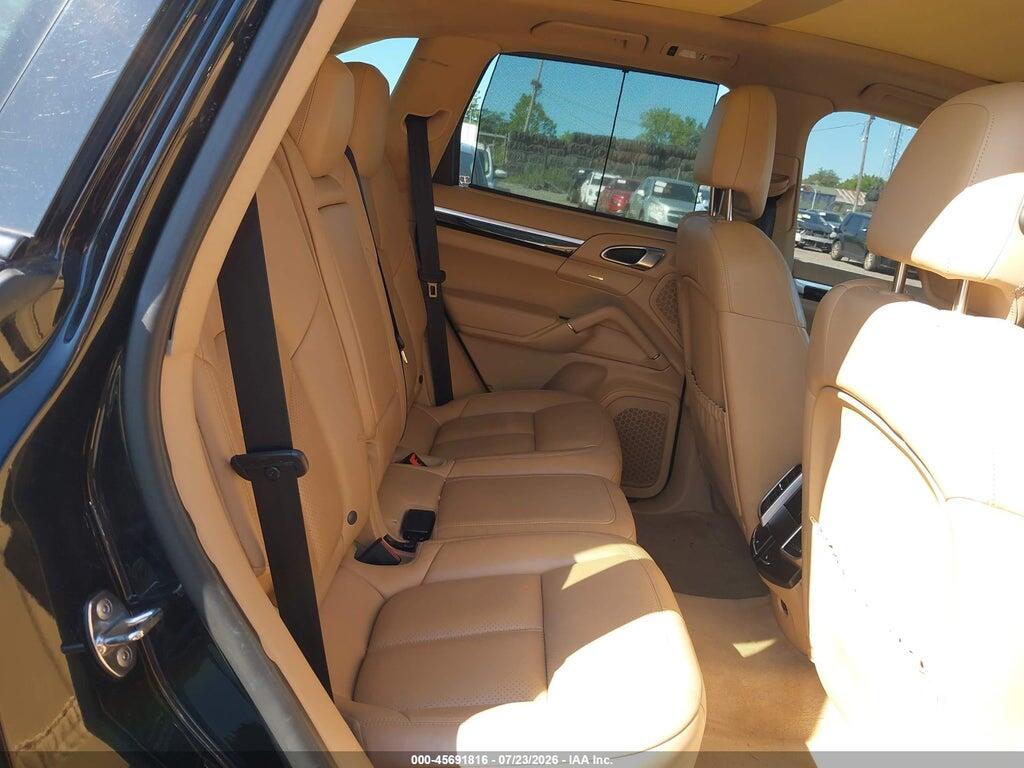 WP1AA2A26HKA84031 2017 PORSCHE CAYENNE photo no. 8