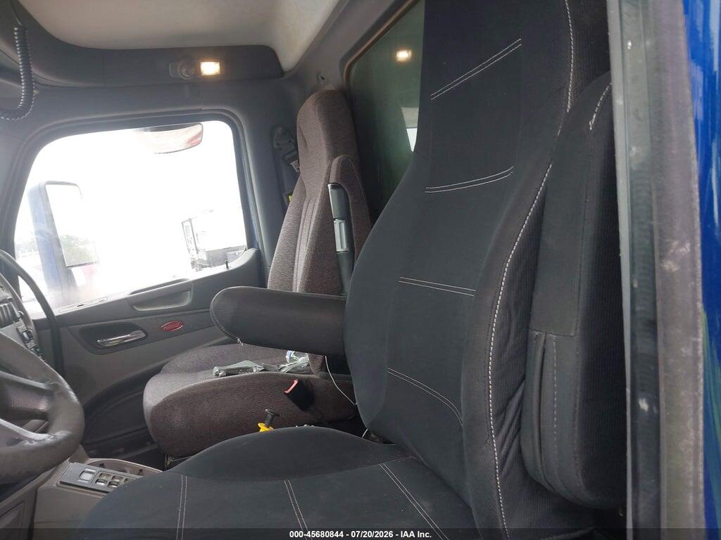 1NPCLPEX7HD447988 2017 PETERBILT 567 photo no. 7