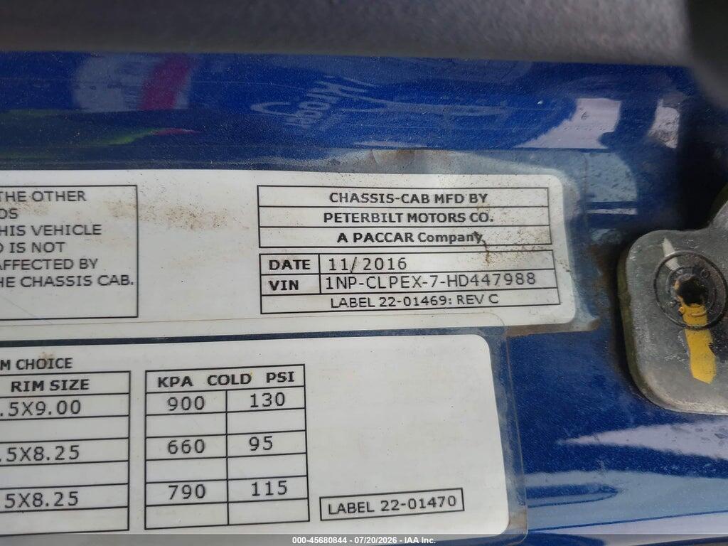 1NPCLPEX7HD447988 2017 PETERBILT 567 photo no. 8