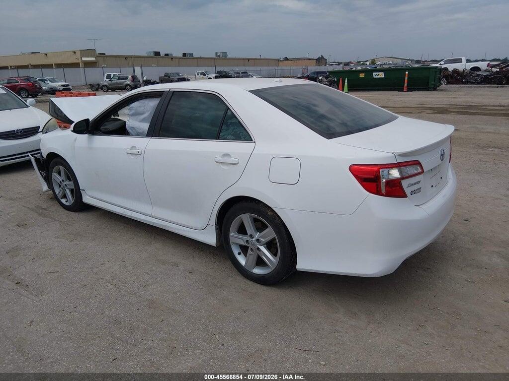 4T1BF1FK4EU760272 2014 TOYOTA CAMRY photo no. 3
