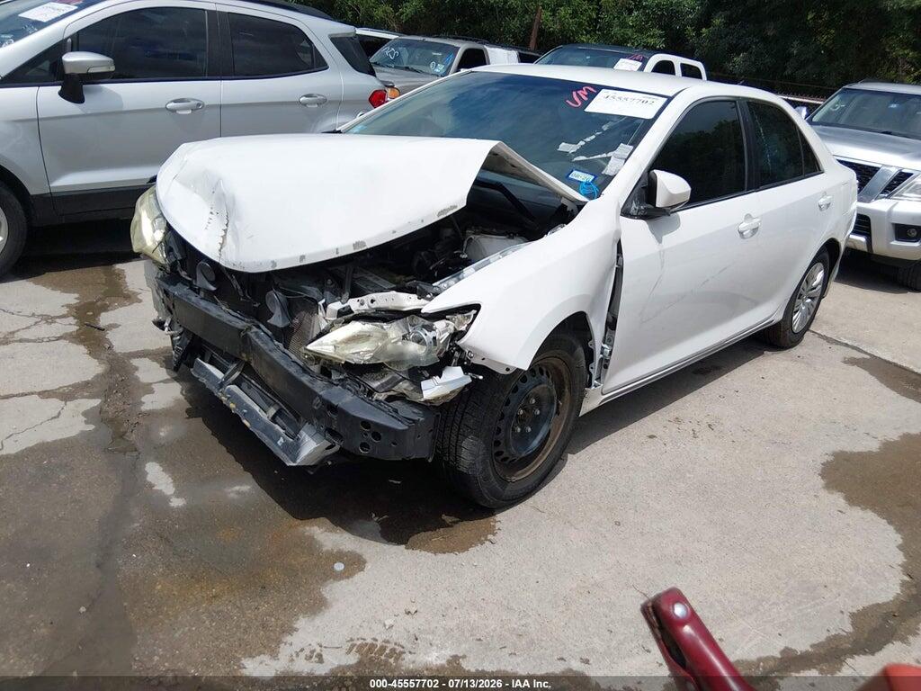 4T4BF1FK4ER413174 2014 TOYOTA CAMRY photo no. 2