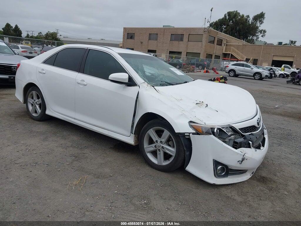 4T1BF1FK0EU416258 2014 TOYOTA CAMRY photo no. 1