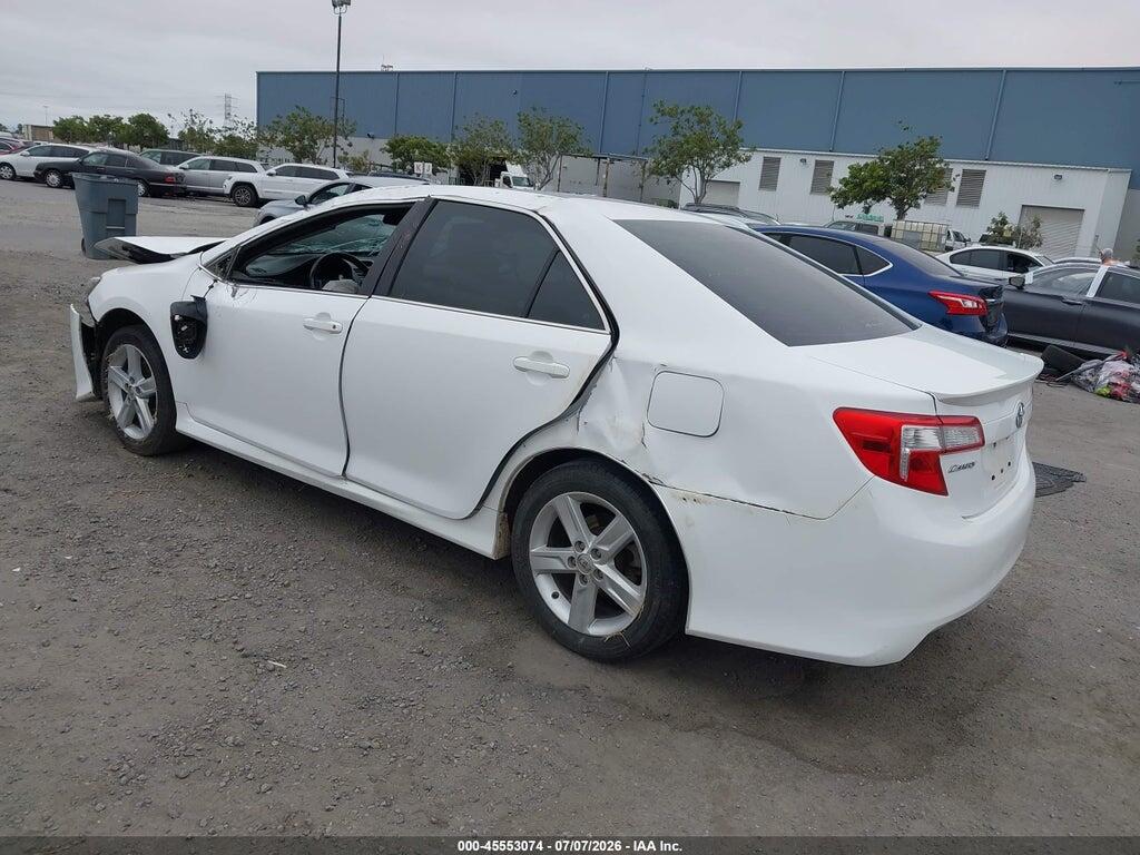 4T1BF1FK0EU416258 2014 TOYOTA CAMRY photo no. 3