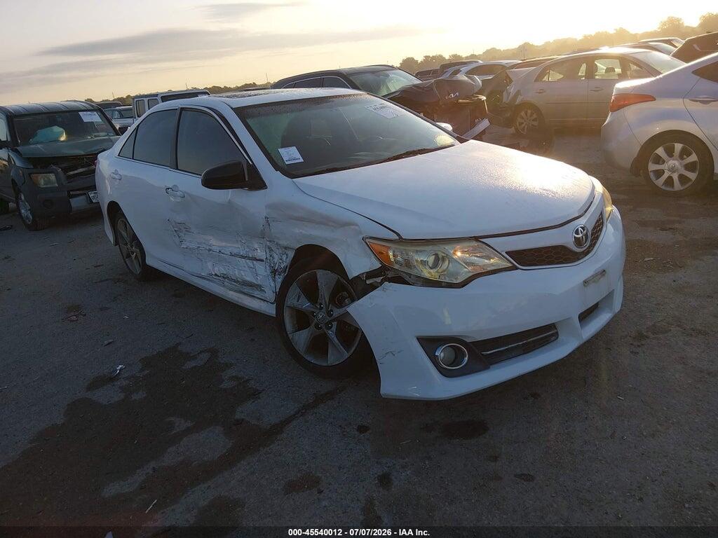 4T1BF1FK1EU728038 2014 TOYOTA CAMRY photo no. 1