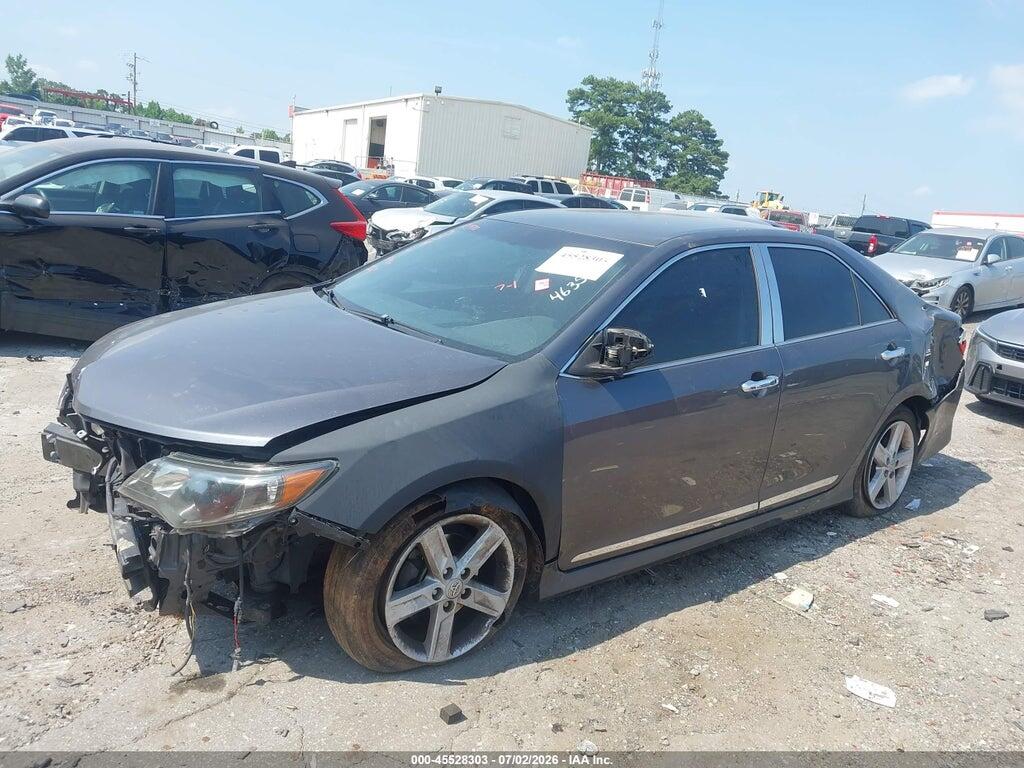 4T1BF1FK3EU463591 2014 TOYOTA CAMRY photo no. 2