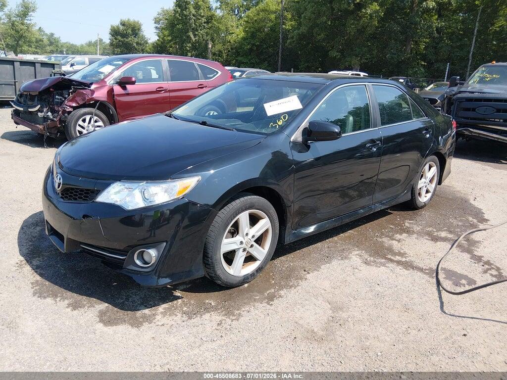 4T1BF1FK4EU407112 2014 TOYOTA CAMRY photo no. 2