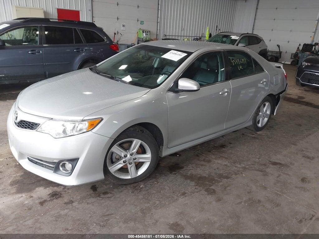 4T1BF1FK6EU415390 2014 TOYOTA CAMRY photo no. 2