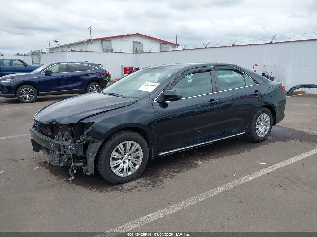 4T1BF1FK5EU415672 2014 TOYOTA CAMRY photo no. 2