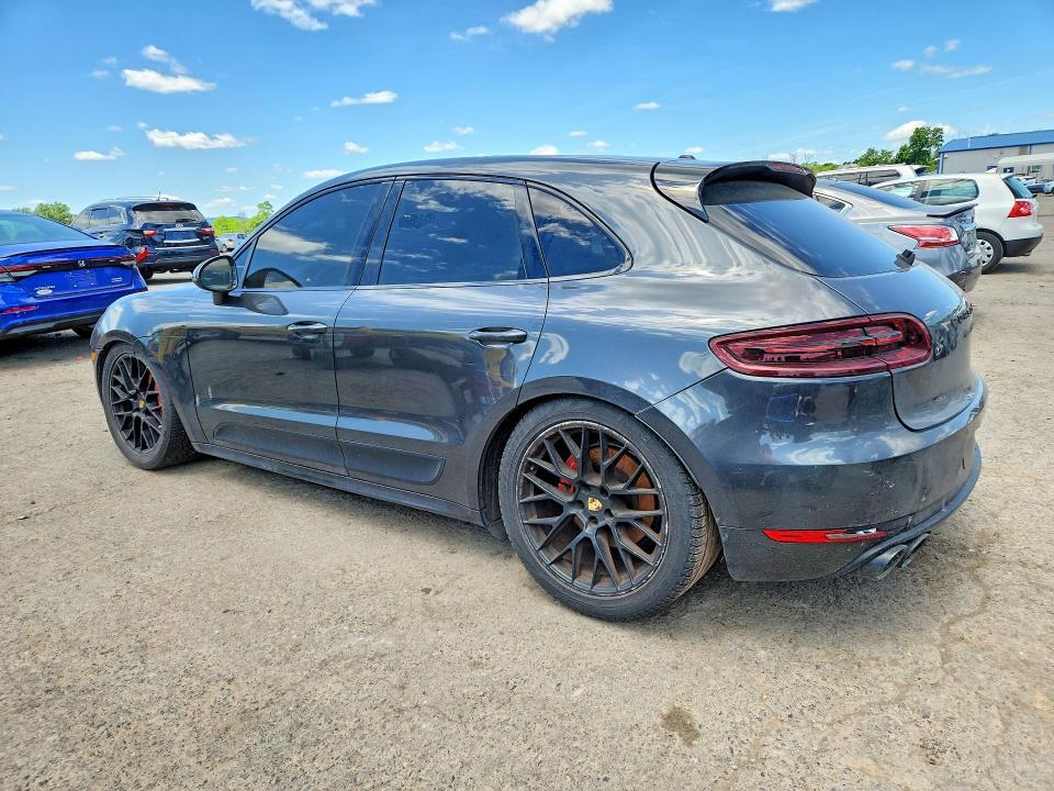 2017 PORSCHE MACAN GTS — Фото 2 из 13