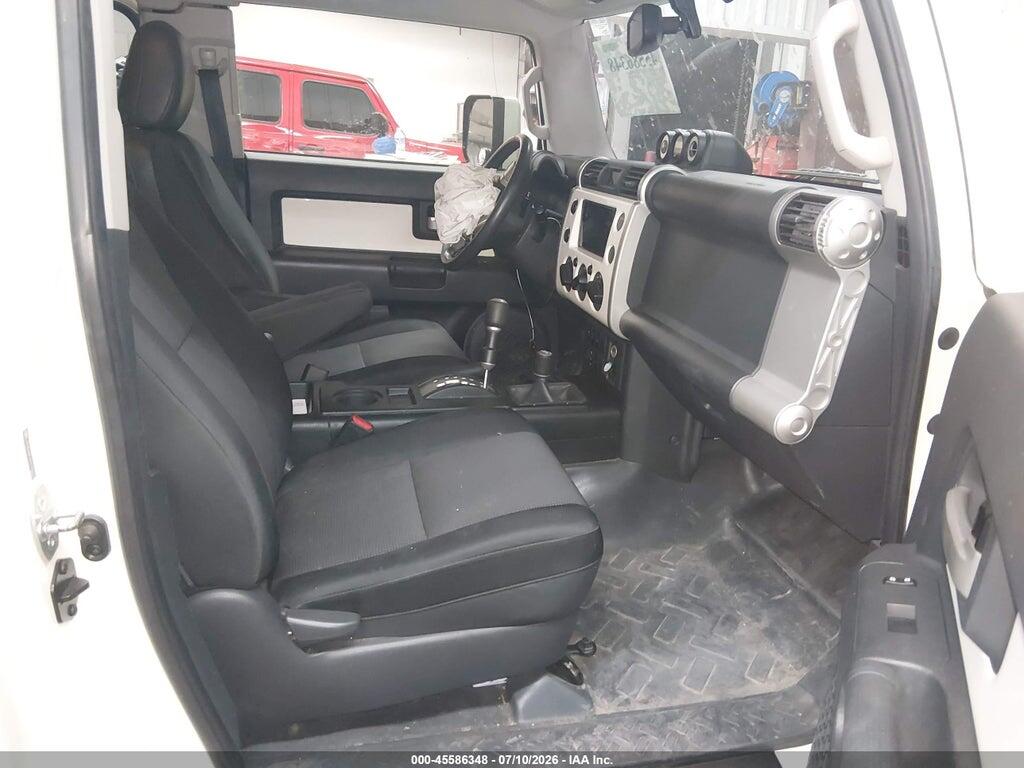 JTEBU4BFXEK183372 2014 TOYOTA FJ CRUISER photo no. 5