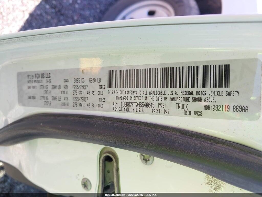 1C6RR7FT0HS548045 2017 RAM 1500 photo no. 9