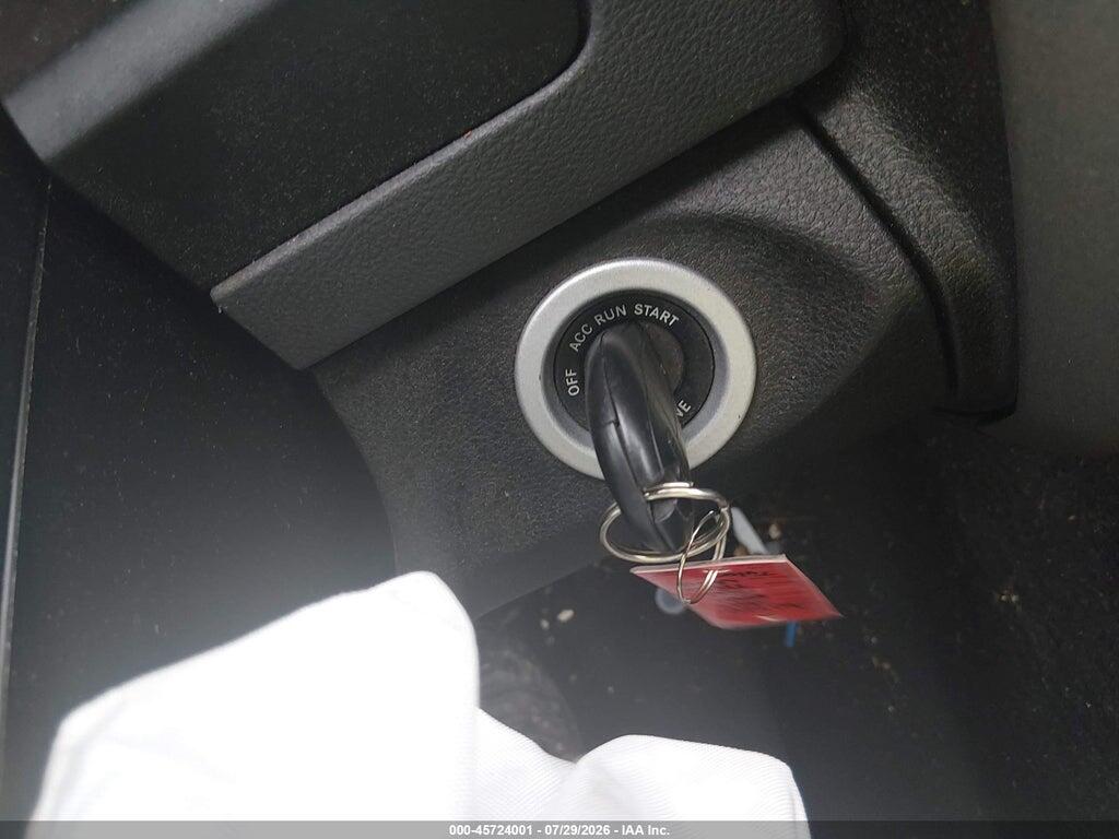 1C6RR7FG2HS766863 2017 RAM 1500 photo no. 11