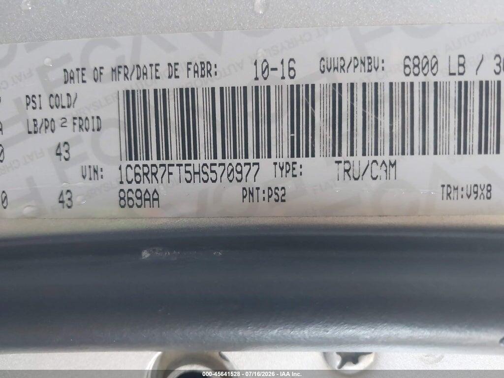 1C6RR7FT5HS570977 2017 RAM 1500 photo no. 9