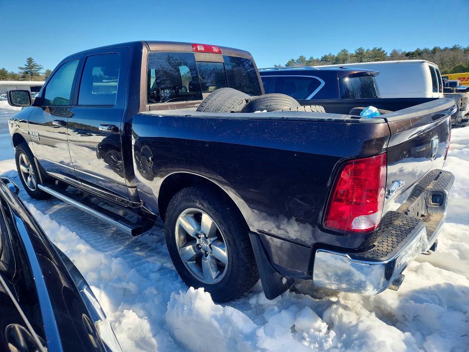2017 RAM 1500 SLT — Фото 2 из 12