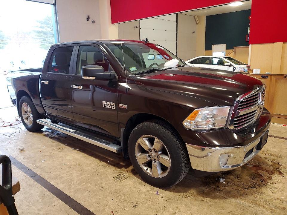 2017 RAM 1500 SLT — Фото 4 из 12