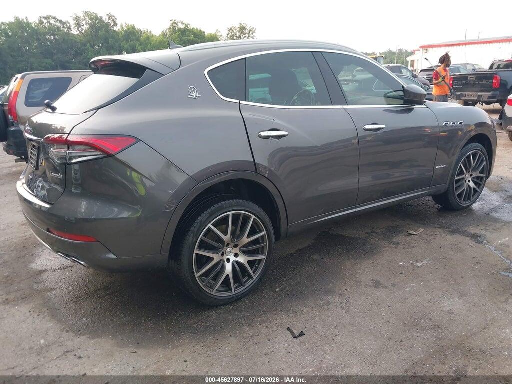 ZN661YUL7MX378077 2021 MASERATI LEVANTE photo no. 4