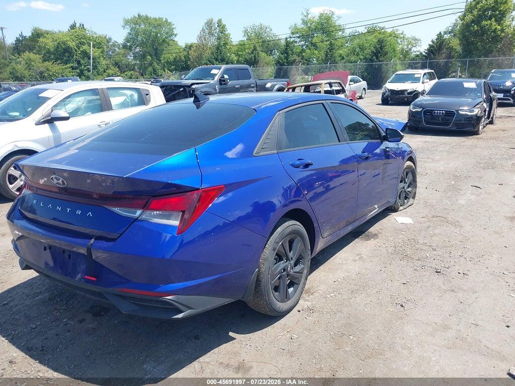 KMHLM4AG0NU265498 2022 HYUNDAI ELANTRA photo no. 4