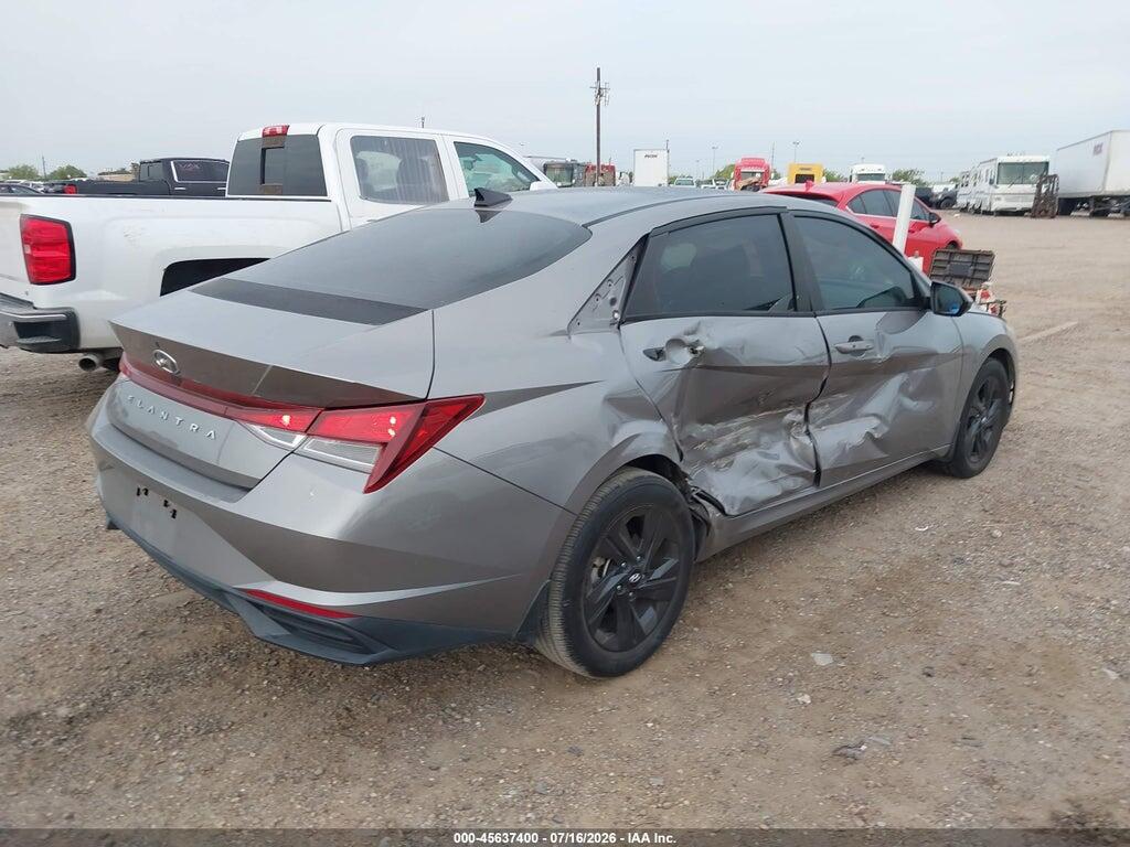 KMHLM4AG9NU288388 2022 HYUNDAI ELANTRA photo no. 4