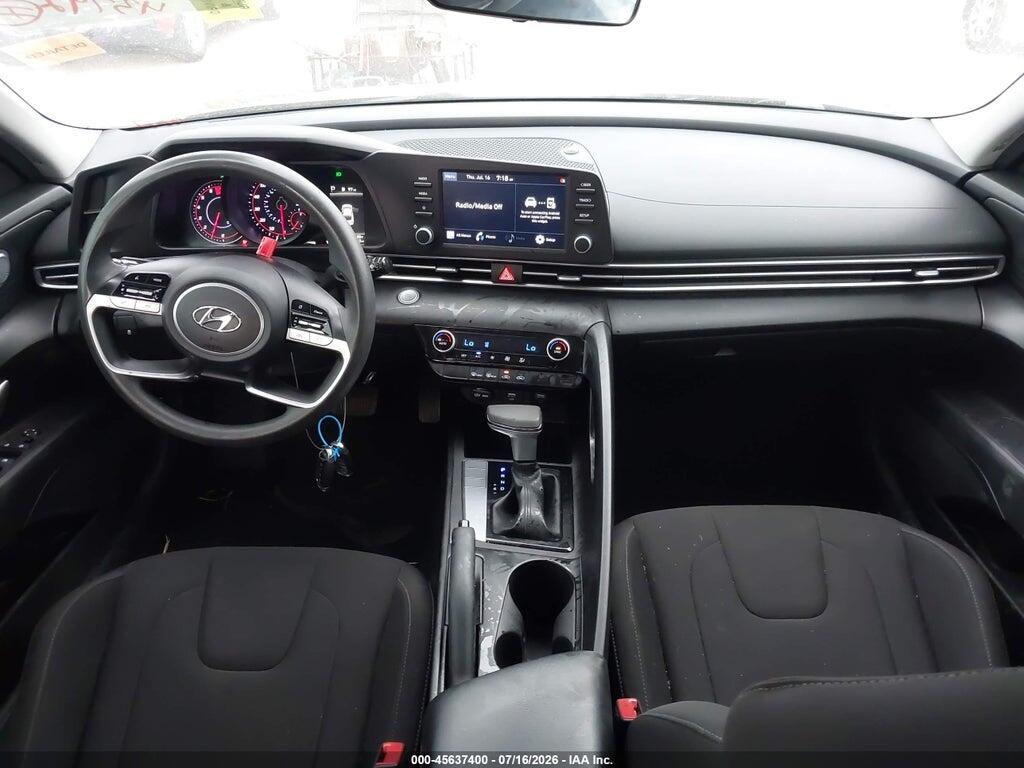 KMHLM4AG9NU288388 2022 HYUNDAI ELANTRA photo no. 5
