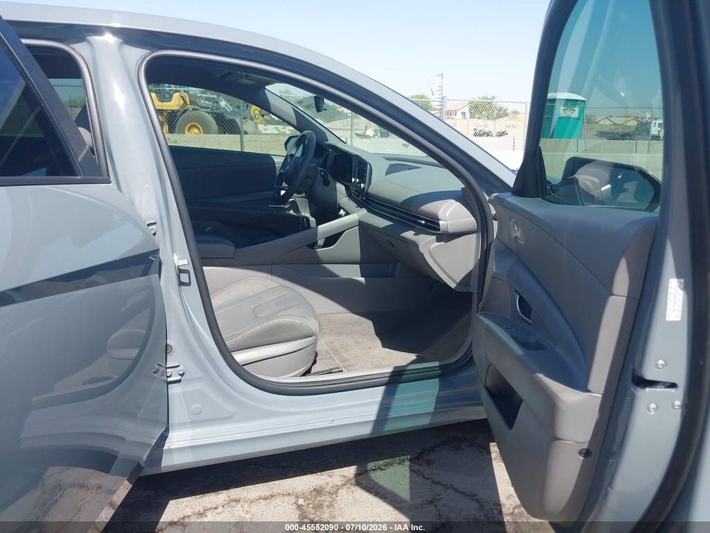 KMHLM4AG2NU350391 2022 HYUNDAI ELANTRA photo no. 5
