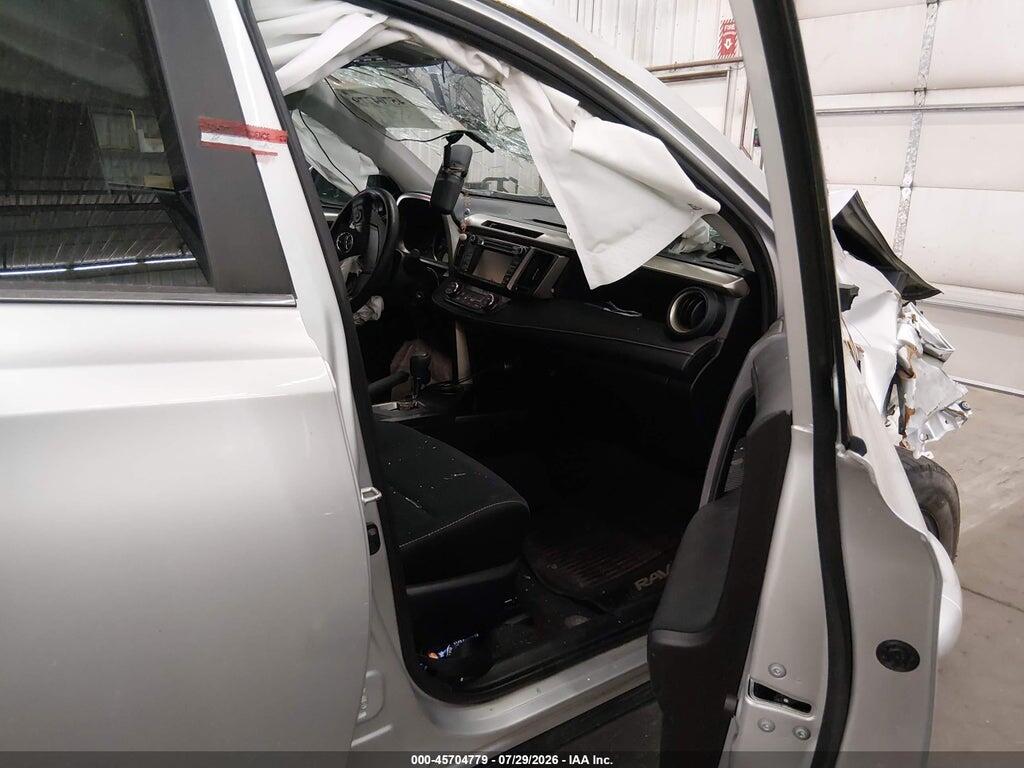 2T3RFREV8EW192379 2014 TOYOTA RAV4 photo no. 5