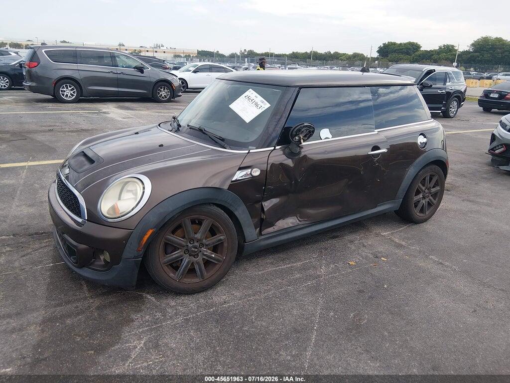 WMWSV3C56BTY20410 2011 MINI COOPER S photo no. 2
