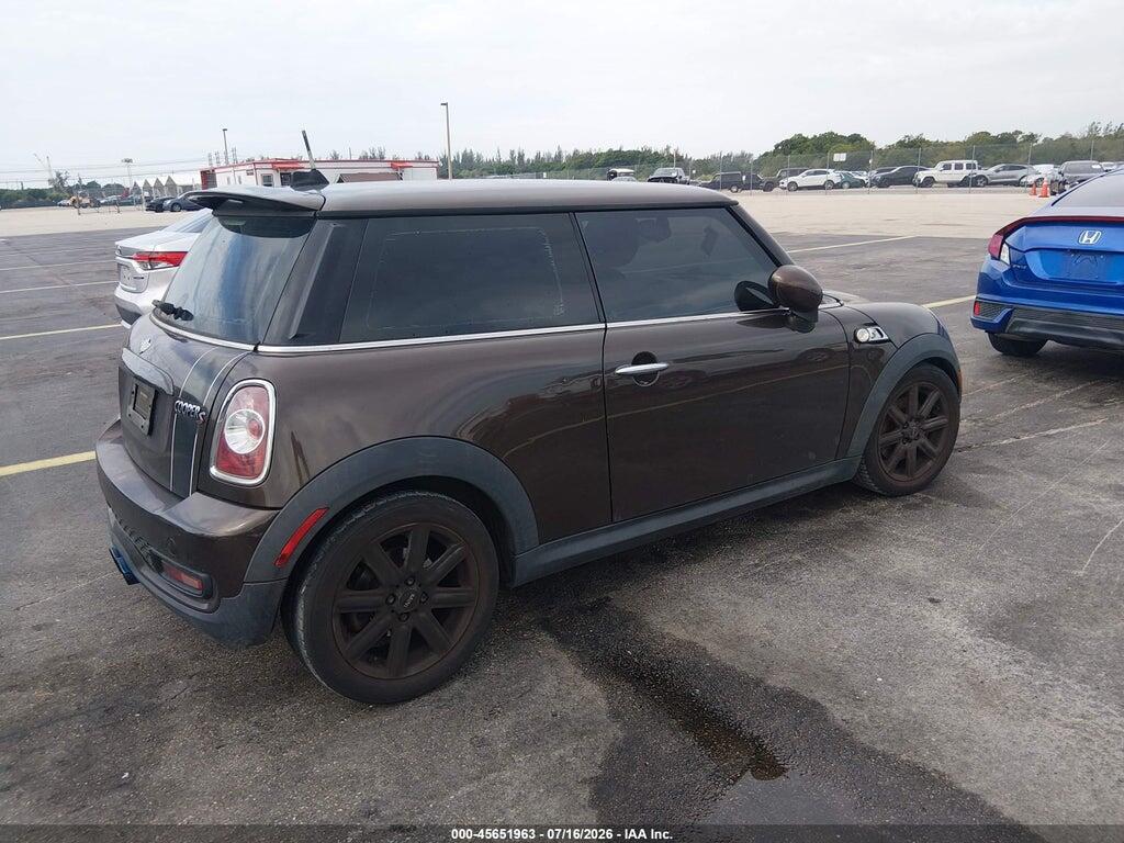 WMWSV3C56BTY20410 2011 MINI COOPER S photo no. 4