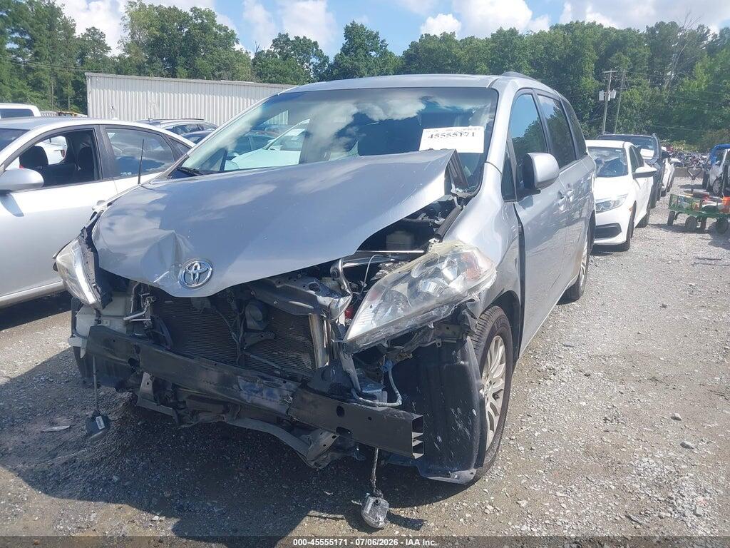 5TDYK3DC6ES454938 2014 TOYOTA SIENNA photo no. 2