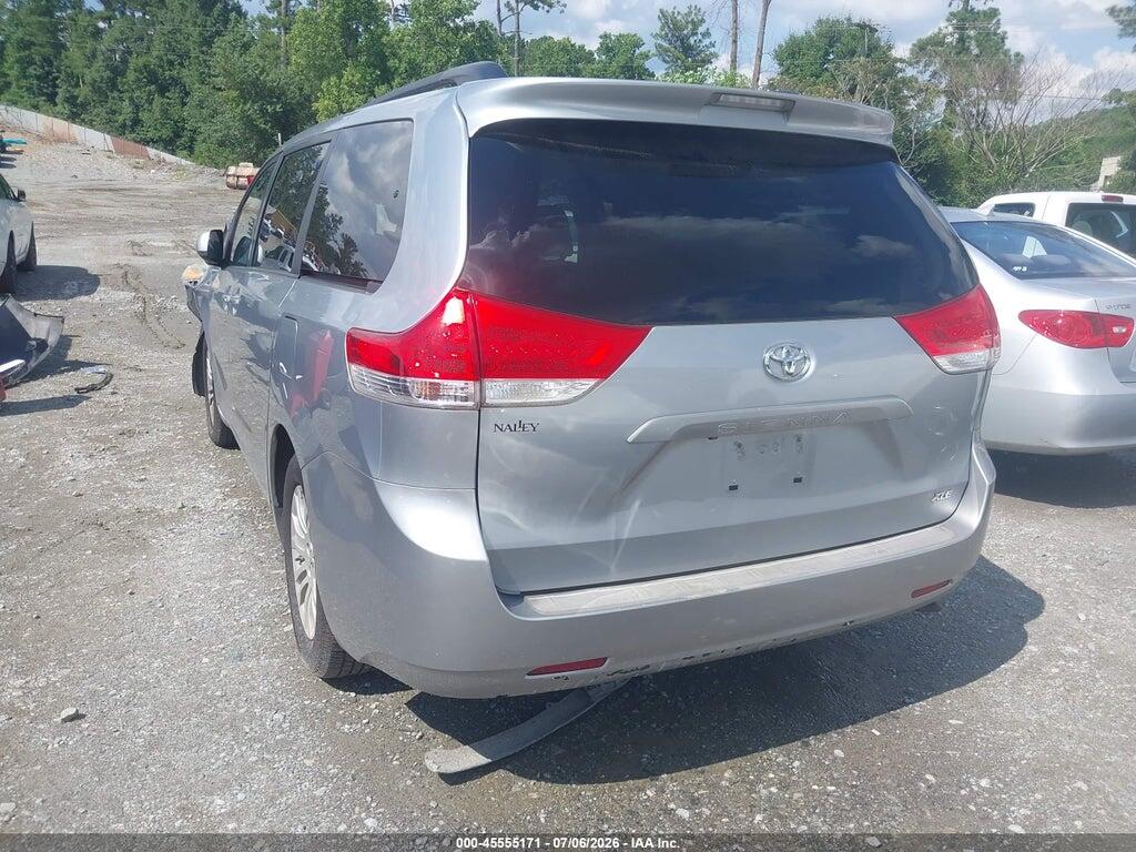 5TDYK3DC6ES454938 2014 TOYOTA SIENNA photo no. 3
