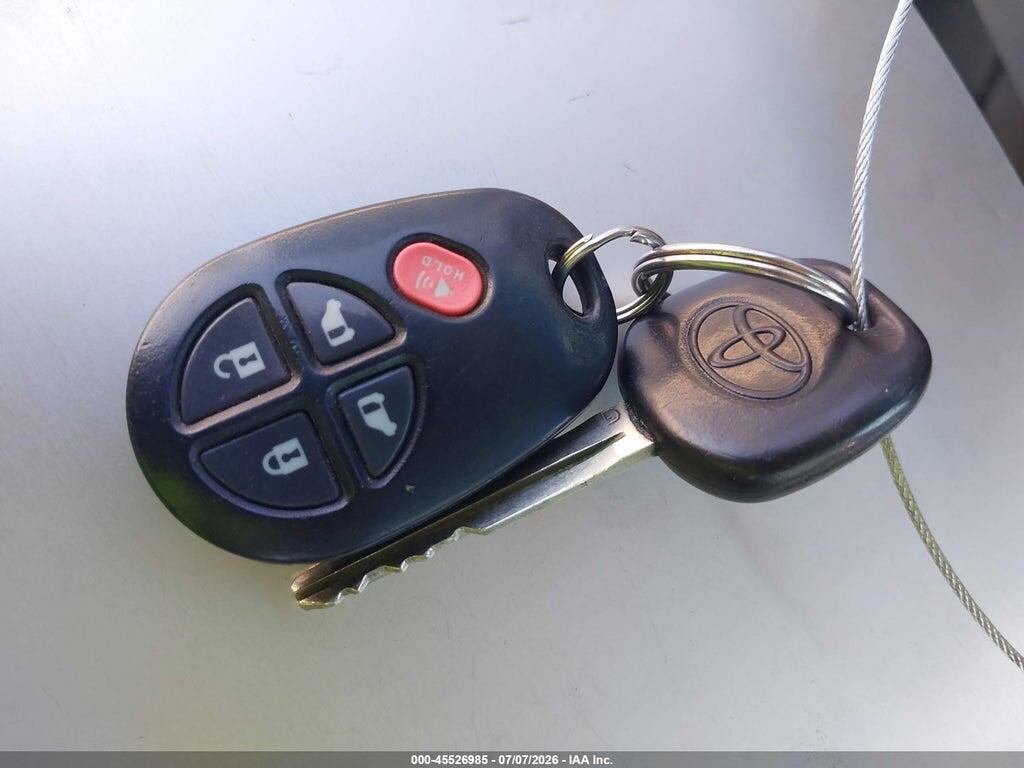 5TDJK3DC4ES077849 2014 TOYOTA SIENNA photo no. 11