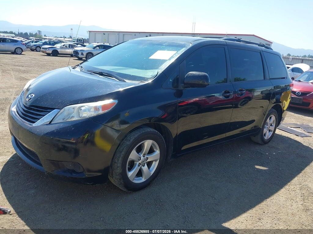5TDJK3DC4ES077849 2014 TOYOTA SIENNA photo no. 2