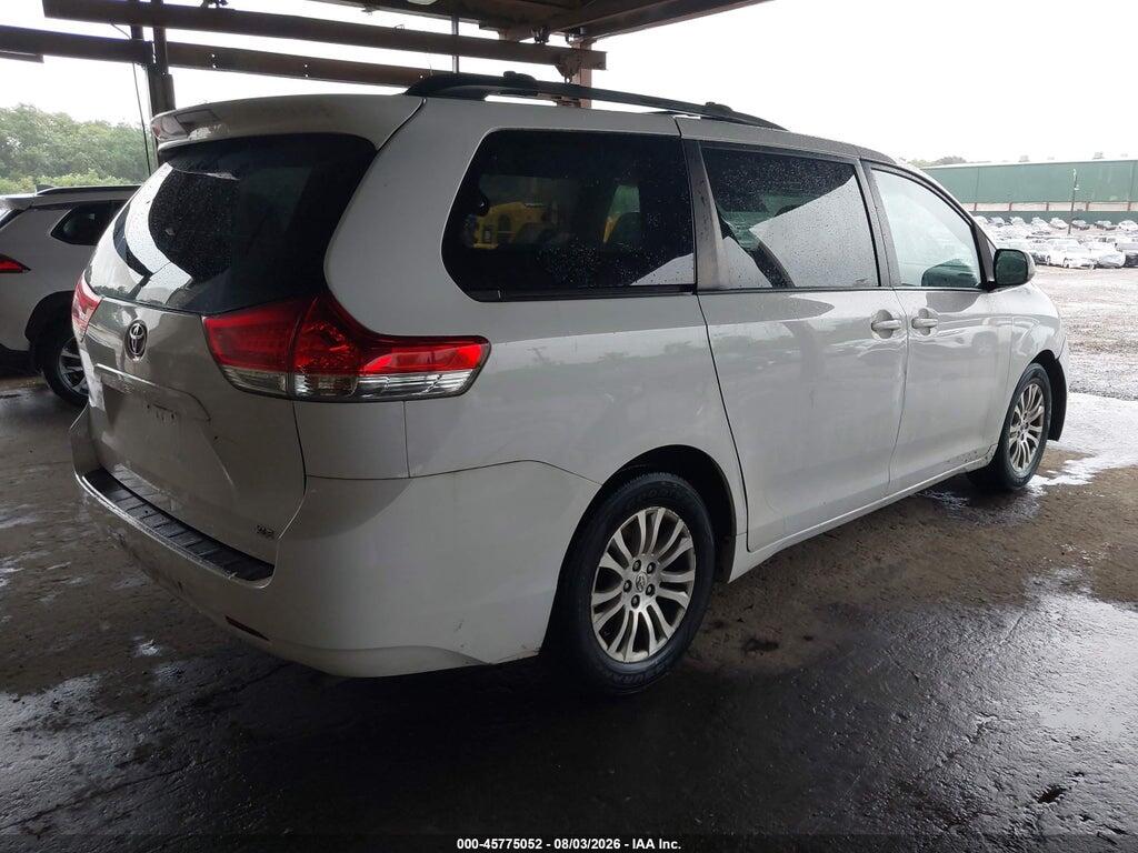 5TDYK3DC9ES474794 2014 TOYOTA SIENNA photo no. 4