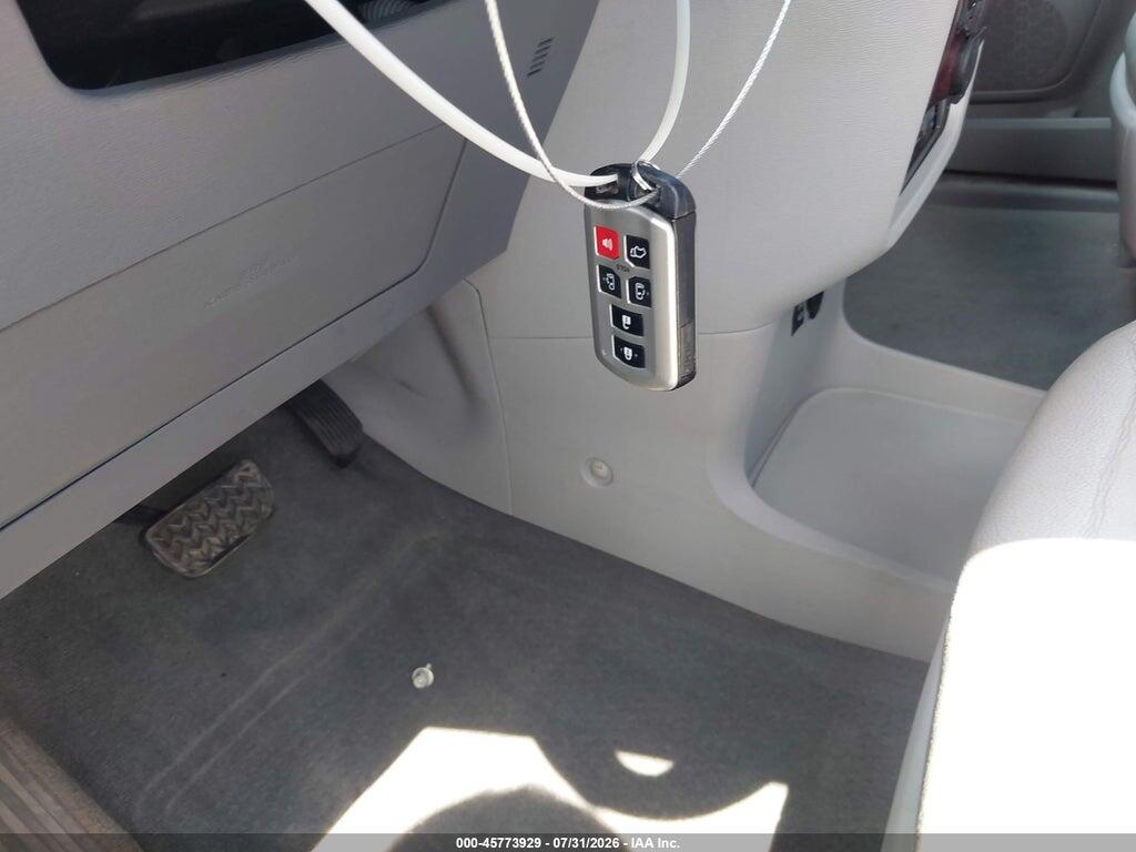 5TDYK3DC1ES415058 2014 TOYOTA SIENNA photo no. 11
