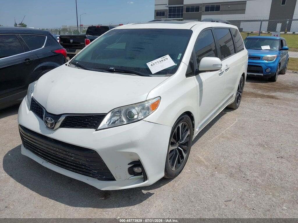 5TDYK3DC1ES415058 2014 TOYOTA SIENNA photo no. 2