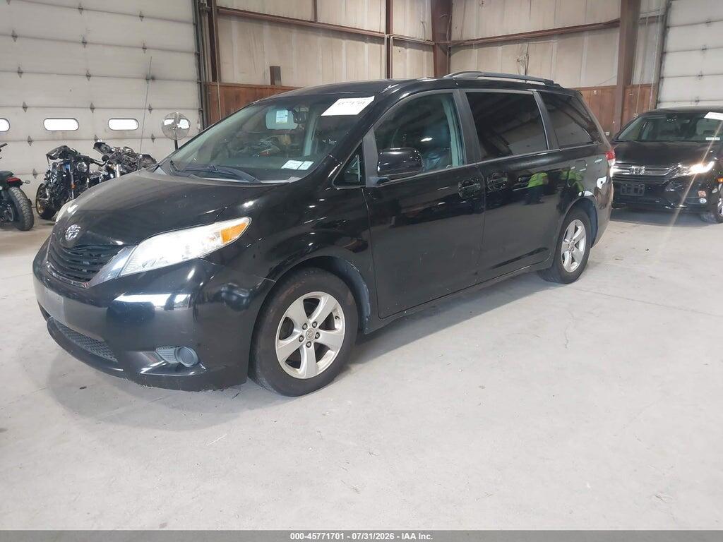 5TDKK3DC6ES420729 2014 TOYOTA SIENNA photo no. 2