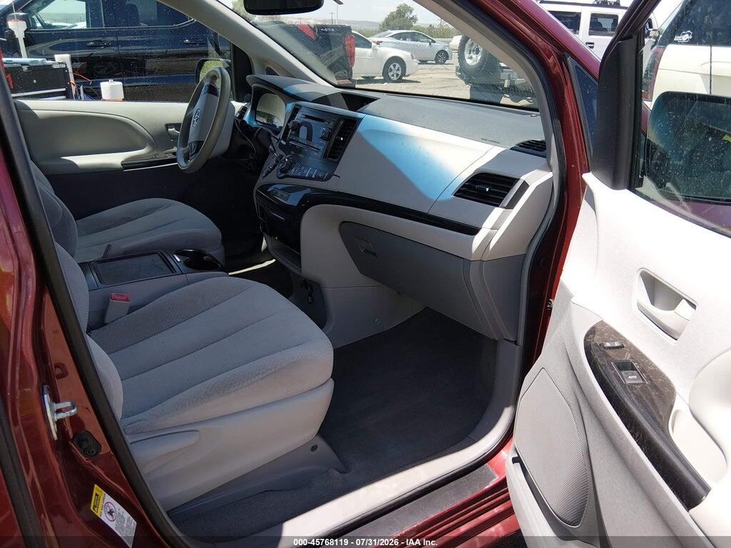 5TDKK3DC2ES440704 2014 TOYOTA SIENNA photo no. 5