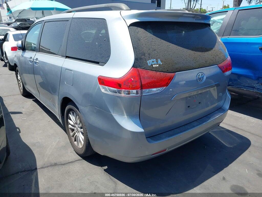 5TDYK3DC4ES459023 2014 TOYOTA SIENNA photo no. 3