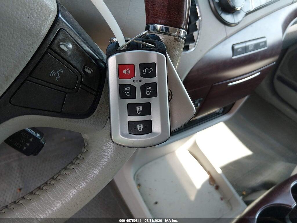 5TDDK3DC0ES071463 2014 TOYOTA SIENNA photo no. 11
