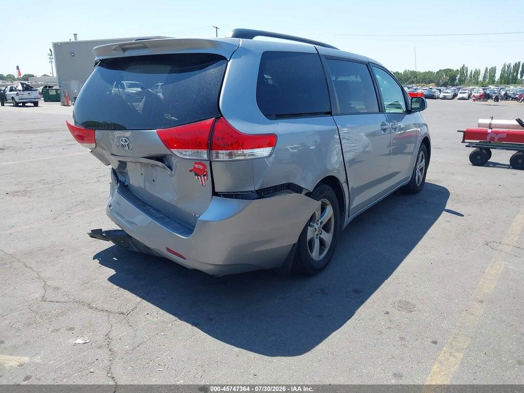 5TDKK3DCXES525015 2014 TOYOTA SIENNA photo no. 4