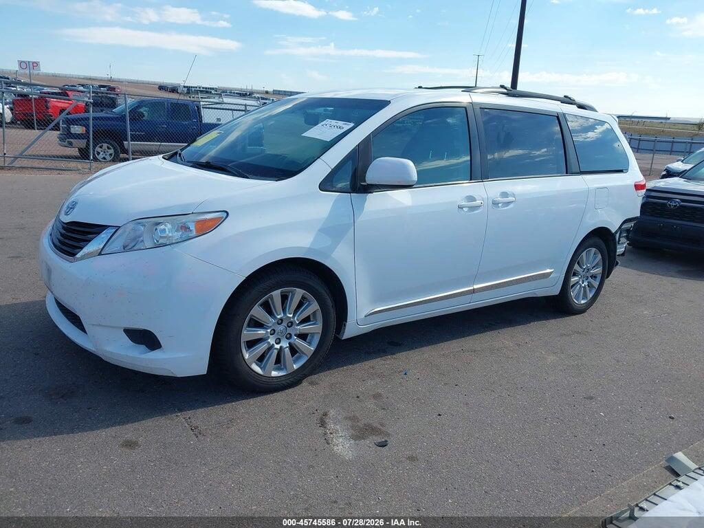 5TDJK3DC3ES089930 2014 TOYOTA SIENNA photo no. 2