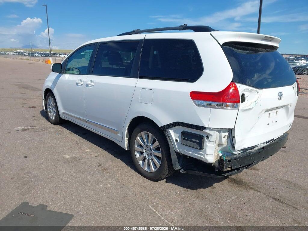 5TDJK3DC3ES089930 2014 TOYOTA SIENNA photo no. 3