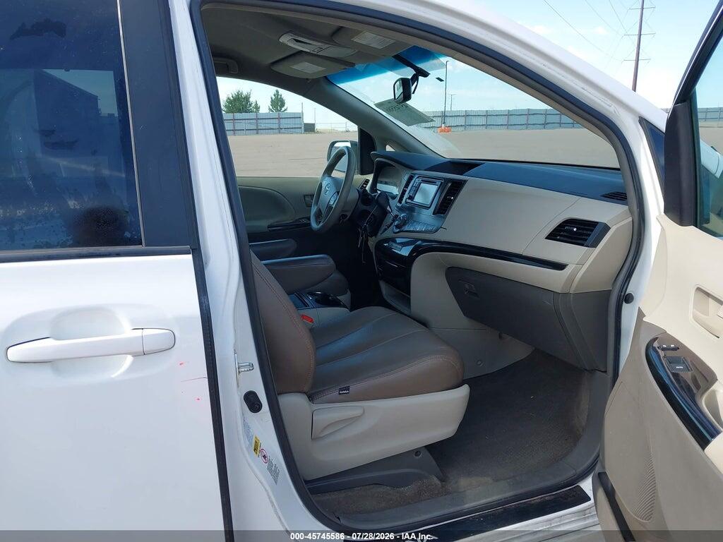 5TDJK3DC3ES089930 2014 TOYOTA SIENNA photo no. 5