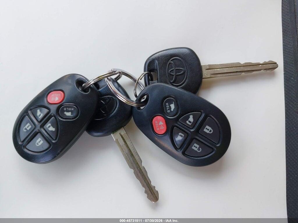 5TDDK3DC1ES092824 2014 TOYOTA SIENNA photo no. 11