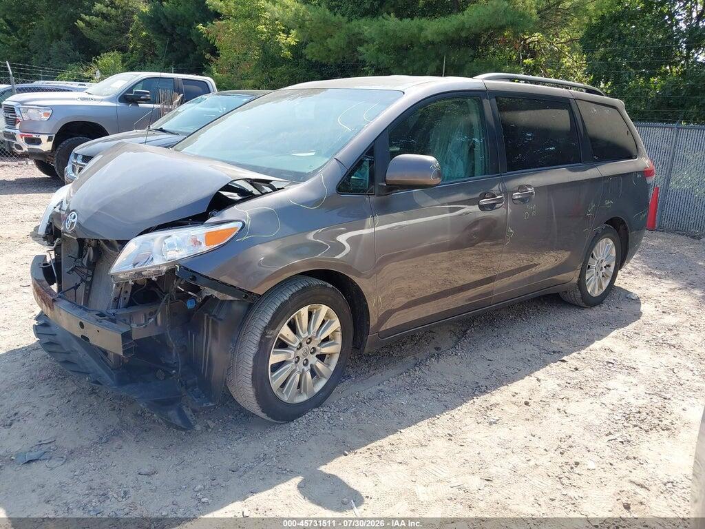 5TDDK3DC1ES092824 2014 TOYOTA SIENNA photo no. 2